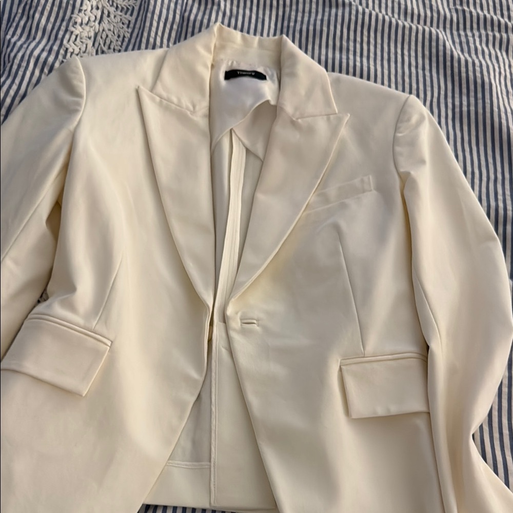Theory Cream Blazer Classic Summer Style